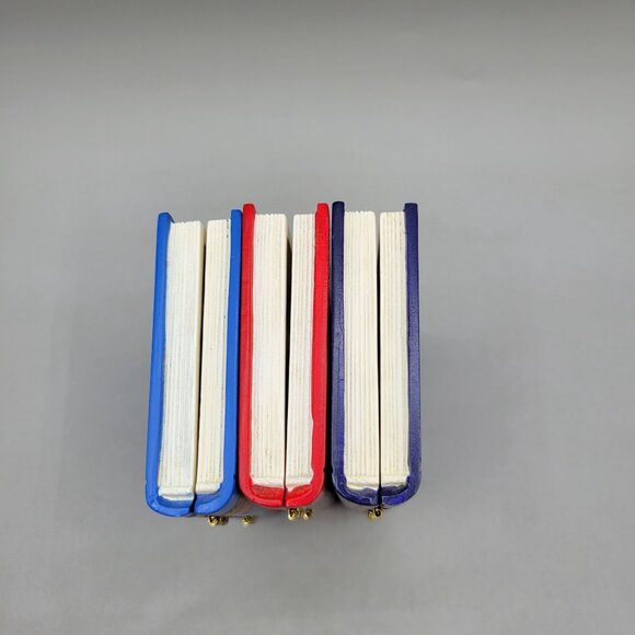 Charming Tails Library Character Figurines Collection Set Of 3 Books 98/547 - Picture 6 of 10